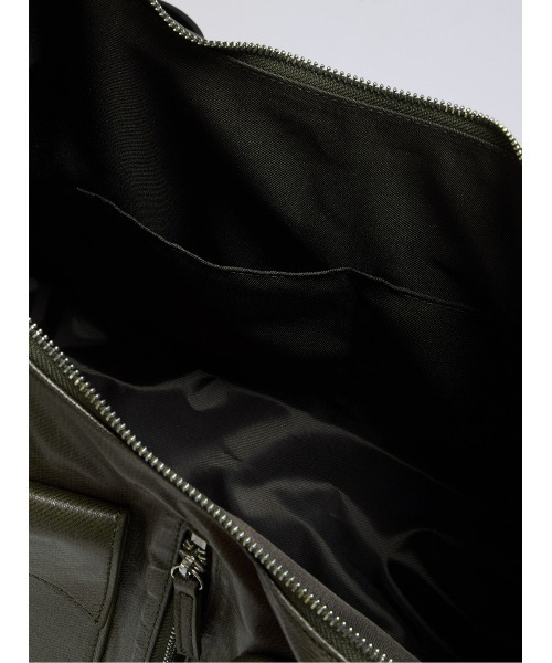 Ameri(アメリ)の「VOYAGER BIG BAG(ショルダーバッグ・レディース・アイボリー/ブラック/カーキ・FREE)」の4枚目の写真