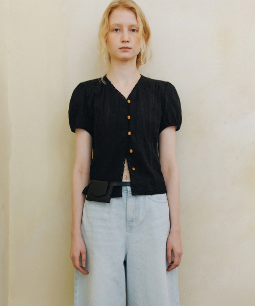 Rove v-neck blouse (black)