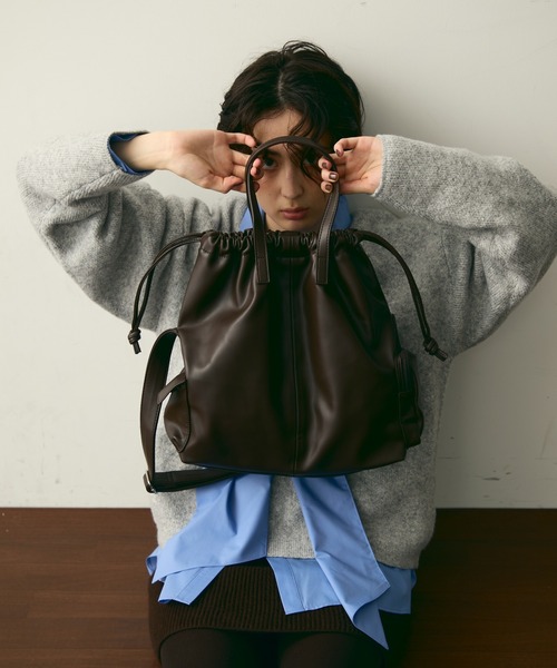 Trish(トリッシュ)の「サイドポケット2WAYBAG(ショルダーバッグ・レディース・ブラウン/ブラック・FREE)」の21枚目の写真