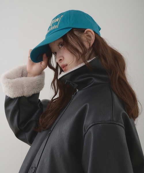 MUHET(ミュエータ)の「reversible synthetic leather & boa jacket / リバーシブル合皮ブルゾン(ブルゾン・レディース・ブラウン/ブラック・SMALL/MEDIUM/LARGE)」の10枚目の写真