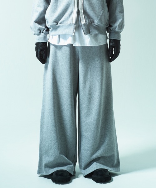 CAMPHOR WOOD（カンファーウッド）の「WIDE BAGGY GRIDDER SWEAT PANTS / ワイドバギーグリッダースウェットパンツ（スウェットパンツ・メンズ・グレー/ブラック・SMALL/MEDIUM/LARGE）」の2枚目の写真