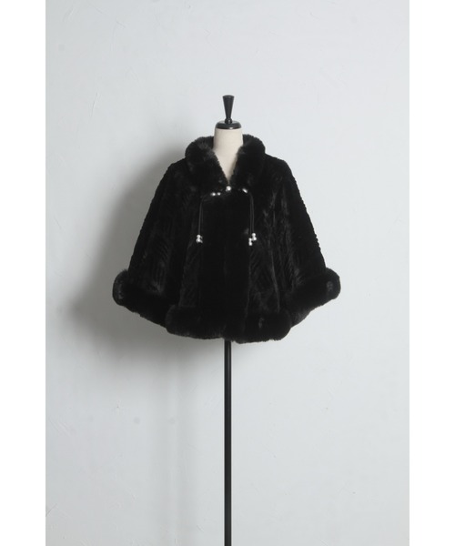 ZOZO限定】フェイクファーパール装飾ポンチョ（ポンチョ）｜tocco