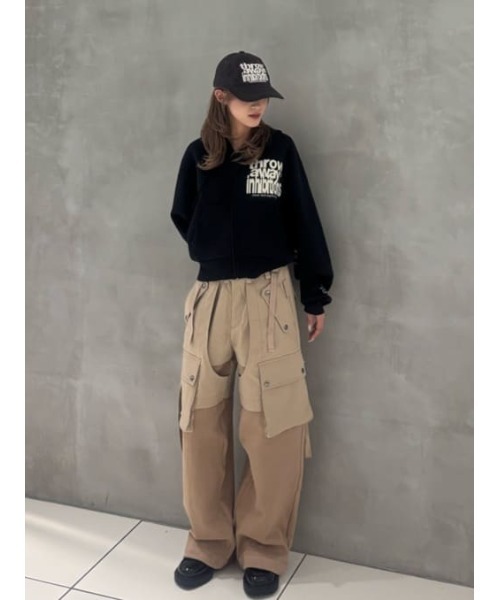 SLY（スライ）の「【2026SS新作】KNIT DOCKING CARGO PT ニットドッキング カーゴパンツ 冬服 春服（カーゴパンツ・レディース・ライトベージュ/グレー系その他2・1/2）」の8枚目の写真