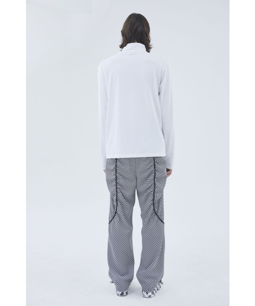 BMUETTE(ビムウィエ)の「ロゴワッペンタートルネック(Tシャツ/カットソー・メンズ・ホワイト・MEDIUM)」の2枚目の写真