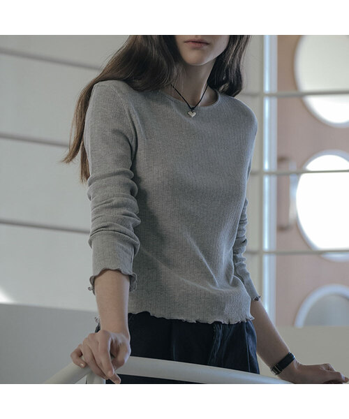 KNOWNBETTER(ノウンベター)の「Ruffle modal blend T-shirt_Gray(Tシャツ/カットソー・レディース・ライトグレー・SMALL/MEDIUM)」の1枚目の写真
