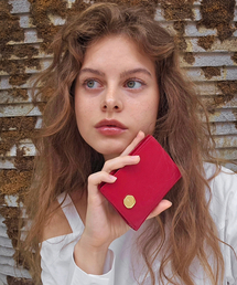 TOOAMO（トゥアモ）の「Bella Frame Half Wallet Red [Cowhide]（札入れ/マネークリップ・レディース）」