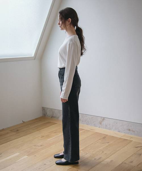 VEM.VER（ベンバー）の「セミワイドデニムパンツ_ブラック（デニムパンツ・レディース・ブラック・SMALL/MEDIUM）」の4枚目の写真