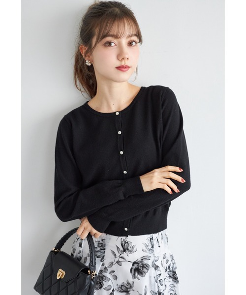 tocco closet(トッコ クローゼット)の「しっとり保湿シアバター加工&ハンドウォッシュ♪ビジュー釦ニットカーディガン(カーディガン/ボレロ・レディース・ラベンダー/サックスブルー/アイボリー/ブラック・M)」の3枚目の写真