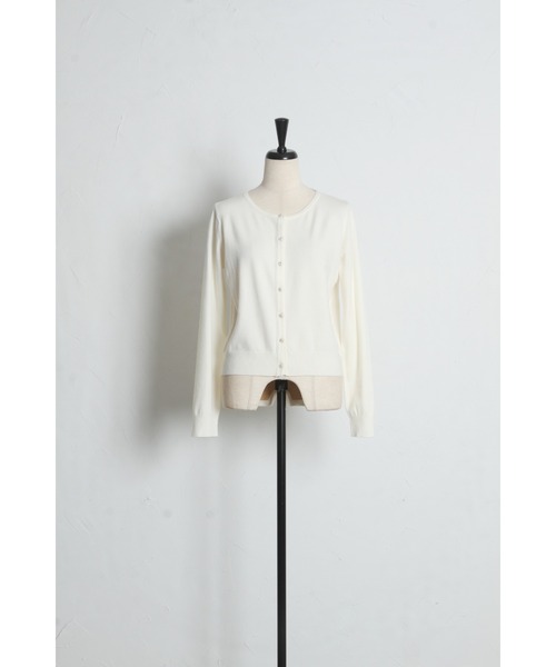tocco closet(トッコ クローゼット)の「しっとり保湿シアバター加工&ハンドウォッシュ♪ビジュー釦ニットカーディガン(カーディガン/ボレロ・レディース・ラベンダー/サックスブルー/アイボリー/ブラック・M)」の13枚目の写真