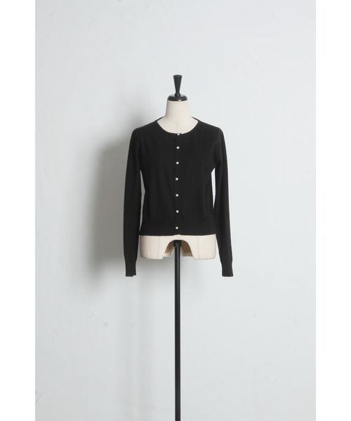 tocco closet(トッコ クローゼット)の「しっとり保湿シアバター加工&ハンドウォッシュ♪ビジュー釦ニットカーディガン(カーディガン/ボレロ・レディース・ラベンダー/サックスブルー/アイボリー/ブラック・M)」の14枚目の写真