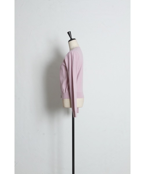 tocco closet(トッコ クローゼット)の「しっとり保湿シアバター加工&ハンドウォッシュ♪ビジュー釦ニットカーディガン(カーディガン/ボレロ・レディース・ラベンダー/サックスブルー/アイボリー/ブラック・M)」の16枚目の写真