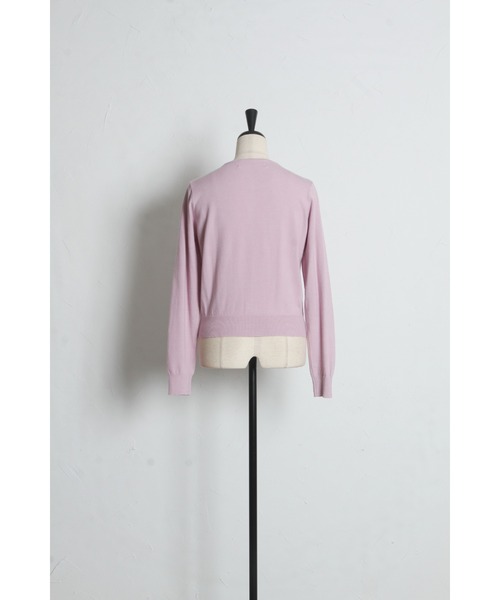 tocco closet(トッコ クローゼット)の「しっとり保湿シアバター加工&ハンドウォッシュ♪ビジュー釦ニットカーディガン(カーディガン/ボレロ・レディース・ラベンダー/サックスブルー/アイボリー/ブラック・M)」の17枚目の写真
