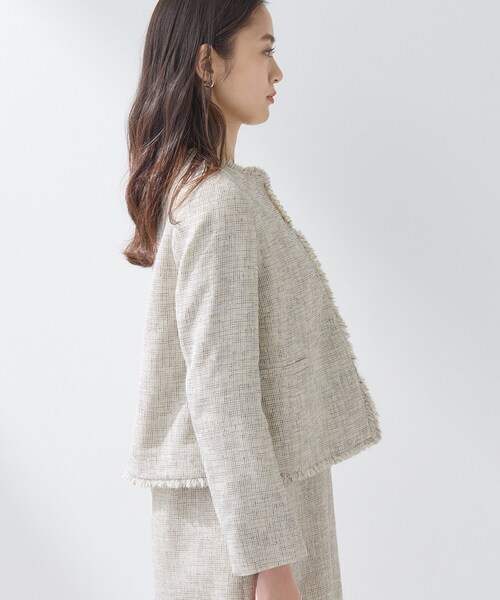 INDIVI（インディヴィ）の「【軽量／セレモニー／SETUP可能】ストレッチツイードジャケット（ノーカラージャケット・レディース・ホワイト系4/ベージュ系その他7/ネイビー系3・40/38/36/15 /13/05/19/12）」の18枚目の写真