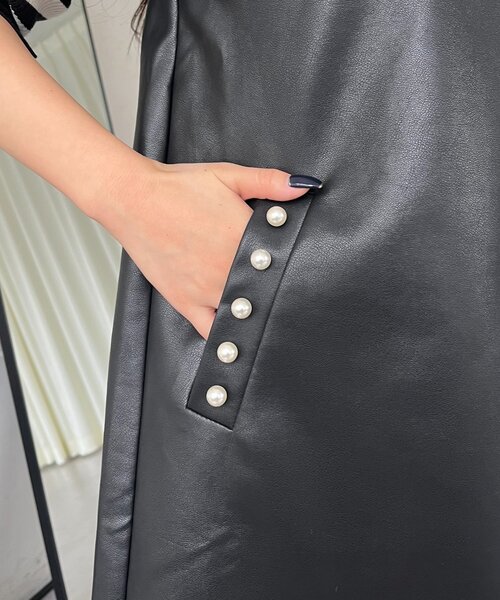 prose verse（プロズヴェール）の「ミドル丈フェイクレザーベスト（キャミソール・レディース・ブラック・LARGE/MEDIUM）」の2枚目の写真