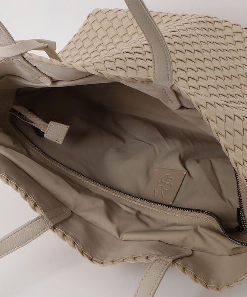 NAGHEDI(ナゲディ)の「NAGHEDI Jetsetter Small Tote ナケディ メッシュ ジェットセッター スモール トートバッグ(トートバッグ・レディース・ベージュ/クリーム/ブラック・FREE)」の21枚目の写真