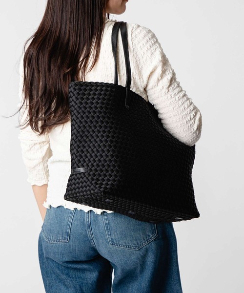 NAGHEDI(ナゲディ)の「NAGHEDI Jetsetter Small Tote ナケディ メッシュ ジェットセッター スモール トートバッグ(トートバッグ・レディース・ベージュ/クリーム/ブラック・FREE)」の5枚目の写真