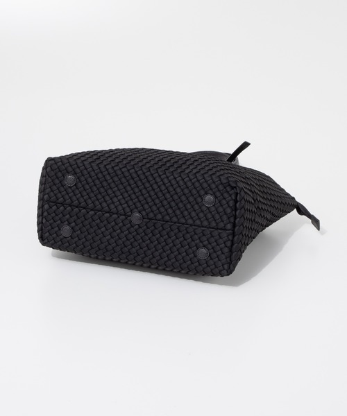 NAGHEDI(ナゲディ)の「NAGHEDI Jetsetter Small Tote ナケディ メッシュ ジェットセッター スモール トートバッグ(トートバッグ・レディース・ベージュ/クリーム/ブラック・FREE)」の9枚目の写真