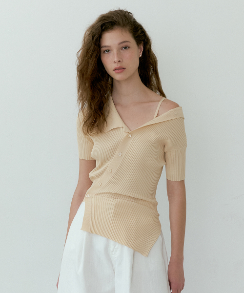 LUCIR ZU（ルシールズ）の「Diagonal Collar Knit (cream)（ニット/セーター・レディース・その他・FREE）」の2枚目の写真
