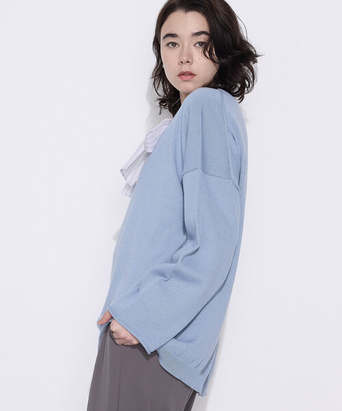 COMME CA Wardrobe(コムサワードローブ)の「綿/ポリエステル天竺編 ニットプルオーバー(ニット/セーター・レディース・アイボリー/サックスブルー/ライトグレー・FREE)」の3枚目の写真