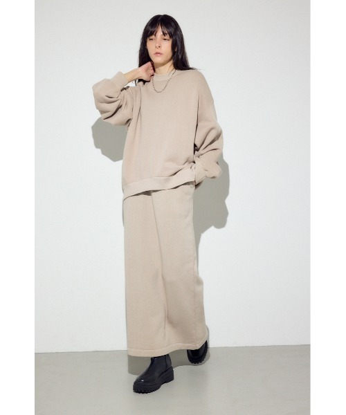 AZUL by moussy(アズールバイマウジー)の「ピグメント起毛裏毛クルーネックトップス(スウェット・レディース・ベージュ/ライトブラック・MEDIUM/SMALL)」の7枚目の写真