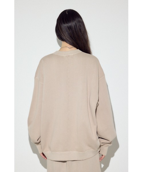 AZUL by moussy(アズールバイマウジー)の「ピグメント起毛裏毛クルーネックトップス(スウェット・レディース・ベージュ/ライトブラック・MEDIUM/SMALL)」の10枚目の写真