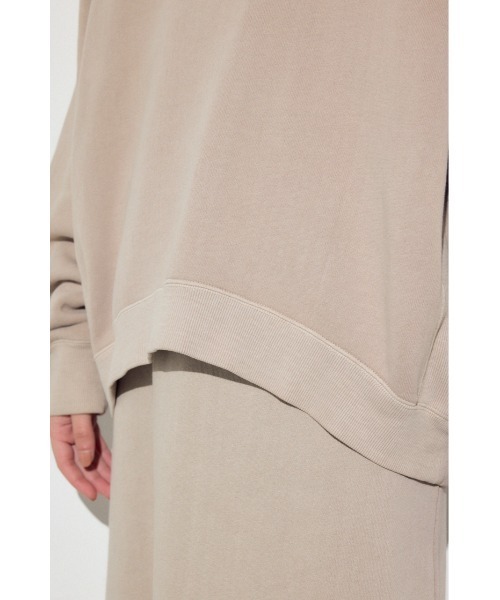 AZUL by moussy(アズールバイマウジー)の「ピグメント起毛裏毛クルーネックトップス(スウェット・レディース・ベージュ/ライトブラック・MEDIUM/SMALL)」の15枚目の写真