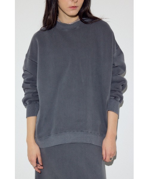 AZUL by moussy(アズールバイマウジー)の「ピグメント起毛裏毛クルーネックトップス(スウェット・レディース・ベージュ/ライトブラック・MEDIUM/SMALL)」の17枚目の写真