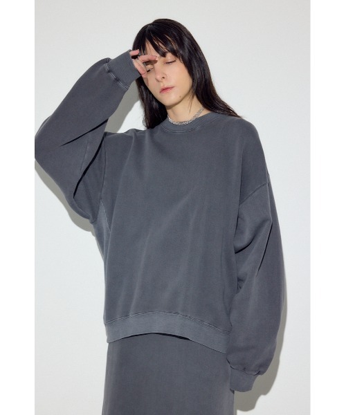 AZUL by moussy(アズールバイマウジー)の「ピグメント起毛裏毛クルーネックトップス(スウェット・レディース・ベージュ/ライトブラック・MEDIUM/SMALL)」の18枚目の写真
