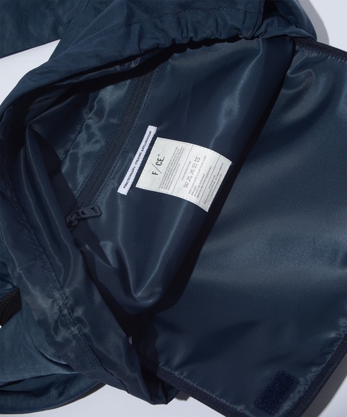 F/CE. (エフシーイー)の「F/CE. TEXTURED TWILL FUROSHIKI 2WAY SHOULDER / エフシーイー テクスチャード ツイル フロシキ 2ウェイ ショルダー(ショルダーバッグ・メンズ・ブラック/ネイビー・FREE)」の17枚目の写真