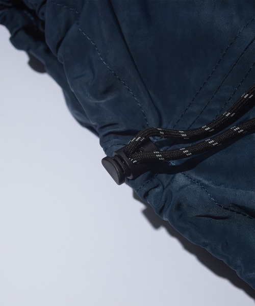 F/CE. (エフシーイー)の「F/CE. TEXTURED TWILL FUROSHIKI 2WAY SHOULDER / エフシーイー テクスチャード ツイル フロシキ 2ウェイ ショルダー(ショルダーバッグ・メンズ・ブラック/ネイビー・FREE)」の12枚目の写真