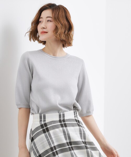 grove(グローブ)の「【貴島明日香さん着用・シリーズ累計34万枚】やわらかドライタッチ 五分袖クルーネックニット(ニット/セーター・レディース・シルバー/オフホワイト/ホワイト系5/ブルー/ブルー系その他/ピンクゴールド/レッド系/ブラック/ブラック系2/ブルー系7・02/03/01/05/04)」の9枚目の写真