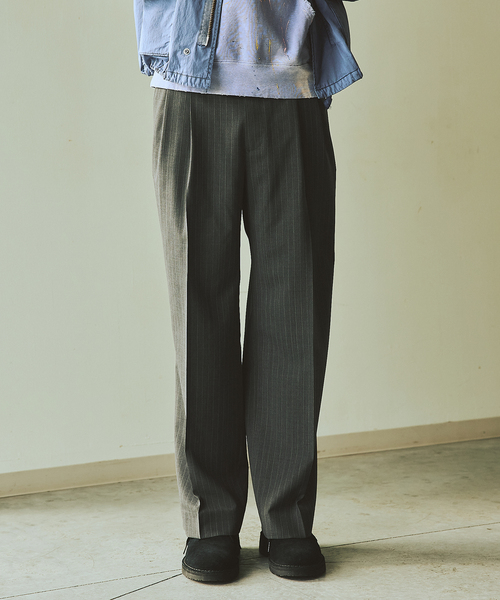 JOURNAL STANDARD（ジャーナルスタンダード）の「T/W ストライプ 2タック トラウザー スラックス（スラックス・メンズ・チャコールグレー/ブラック・MEDIUM/LARGE）」の13枚目の写真