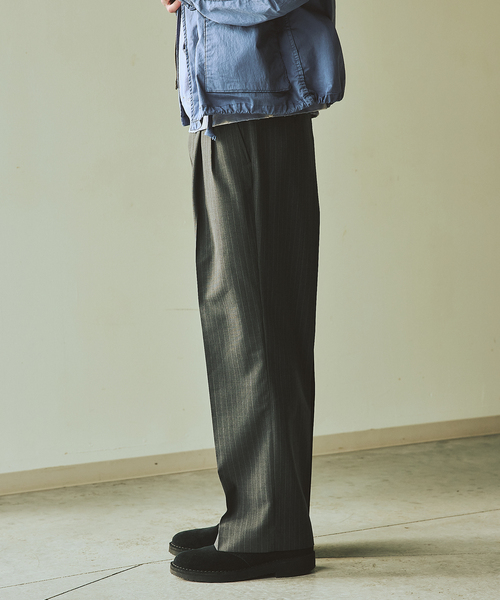 JOURNAL STANDARD（ジャーナルスタンダード）の「T/W ストライプ 2タック トラウザー スラックス（スラックス・メンズ・チャコールグレー/ブラック・MEDIUM/LARGE）」の14枚目の写真