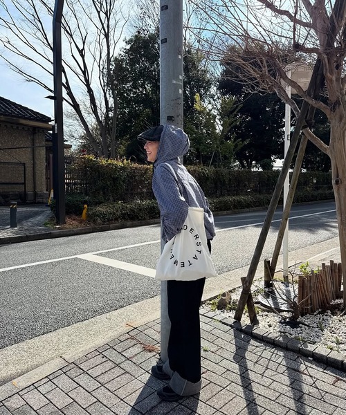 UNDERSTATEMENTs(アンダーステイトメント)の「【ユニセックス】オーバーサイズシャツパーカー/フーディー/無地&ストライプ&チェック(シャツ/ブラウス・メンズ・ネイビー/ターコイズブルー/ブラック系その他/ベージュ系その他/ブルー系その他/ブラック/ブルー/レッド・LARGE/MEDIUM)」の21枚目の写真