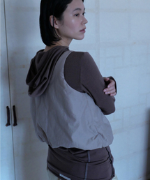 CHAMASPORTSLAB（チャマ スポーツラボ）の「CSL_Ongi Padded Vest_Beige（ダウンベスト）」