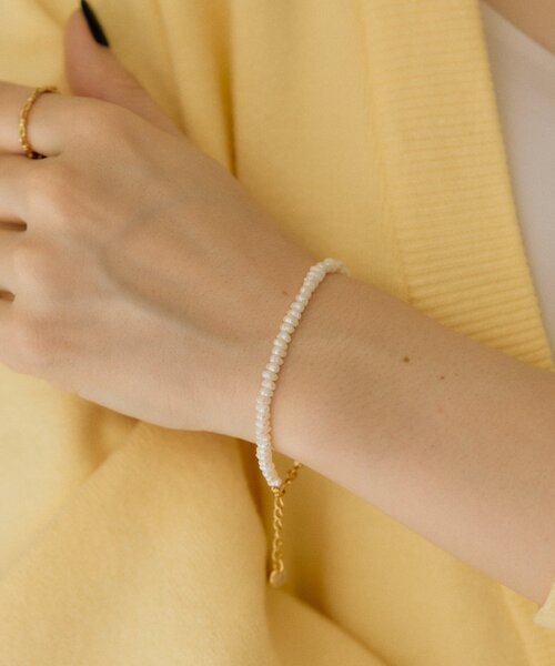 ear PAPILLONNER（イアパピヨネ）の「ミニ淡水パールブレスレット（ブレスレット・レディース・ホワイト・FREE）」の5枚目の写真
