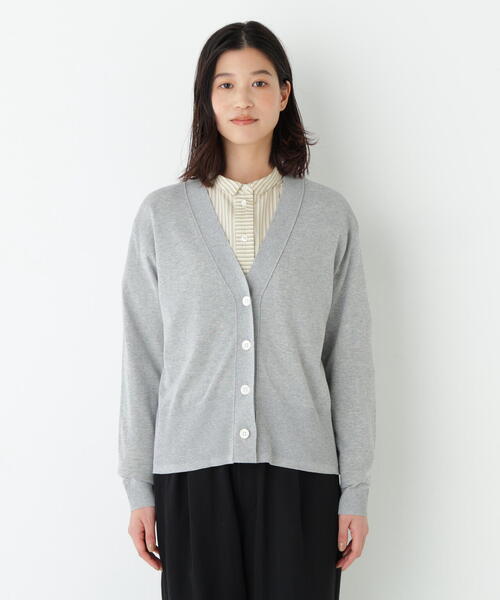 human woman（ヒューマンウーマン）の「◆コットン混ハイゲージＶネックカーディガン（カーディガン/ボレロ・レディース・グリーン/グレー/ネイビー・MEDIUM）」の6枚目の写真