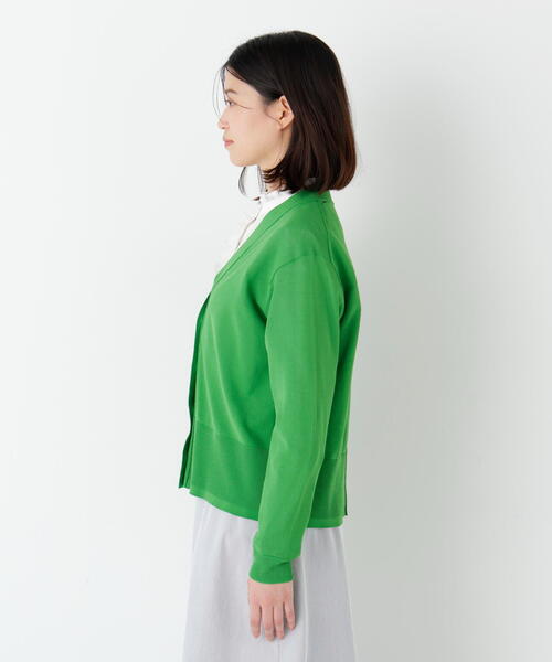 human woman（ヒューマンウーマン）の「◆コットン混ハイゲージＶネックカーディガン（カーディガン/ボレロ・レディース・グリーン/グレー/ネイビー・MEDIUM）」の18枚目の写真