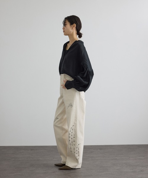 SALON adam et rope'（サロン アダム エ ロペ）の「GENTLE LINEN クロップドギャザーブラウス（シャツ/ブラウス・レディース・ホワイト/ブラック/ピンク/グレー・FREE）」の10枚目の写真