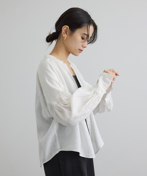 SALON adam et rope'（サロン アダム エ ロペ）の「GENTLE LINEN クロップドギャザーブラウス（シャツ/ブラウス・レディース・ホワイト/ブラック/ピンク/グレー・FREE）」の14枚目の写真