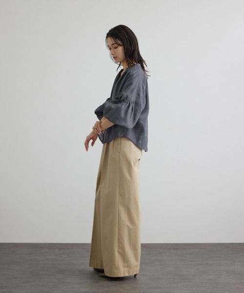 SALON adam et rope'（サロン アダム エ ロペ）の「GENTLE LINEN クロップドギャザーブラウス（シャツ/ブラウス・レディース・ホワイト/ブラック/ピンク/グレー・FREE）」の15枚目の写真