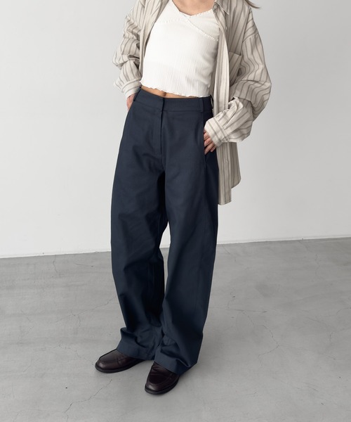 CANAL JEAN（キャナルジーン）の「El mar　サイドシームコットンパンツ（その他パンツ・レディース・ネイビー/ベージュ・MEDIUM/SMALL）」の3枚目の写真