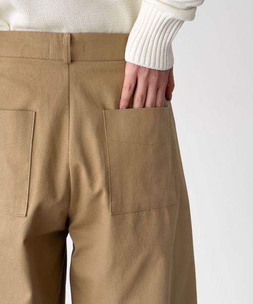 CANAL JEAN（キャナルジーン）の「El mar　サイドシームコットンパンツ（その他パンツ・レディース・ネイビー/ベージュ・MEDIUM/SMALL）」の14枚目の写真