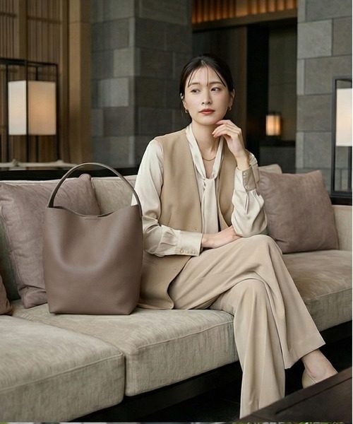 STYLE DELI（スタイルデリ）の「【DELI by】ミニマルバケットリアルレザーバッグ（ラージ）（トートバッグ・レディース・ブラウン/ブラック/キャメル・FREE）」の9枚目の写真