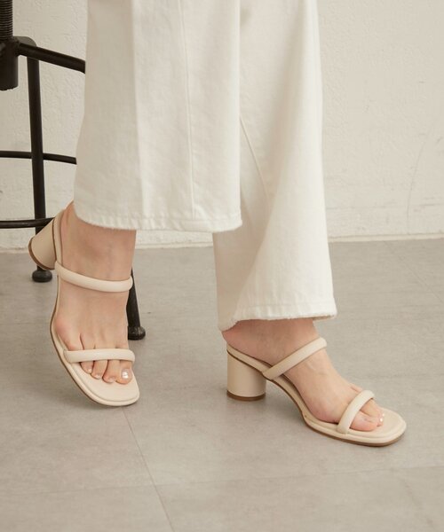 Omekashi(オメカシ)の「ダブルストラップサンダル(サンダル・レディース・オフホワイト/ブラック・SMALL/LARGE/MEDIUM)」の3枚目の写真