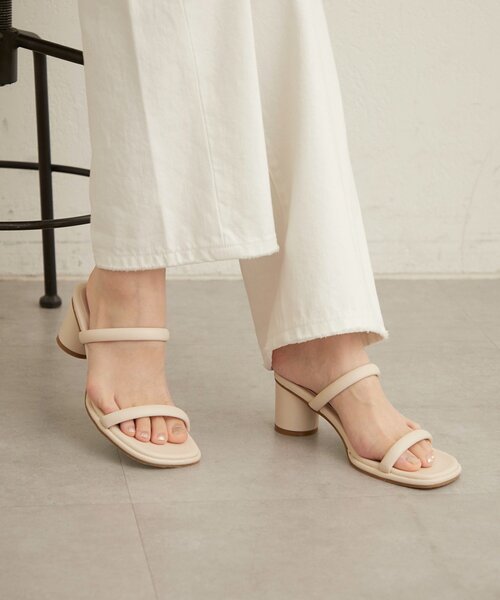 Omekashi(オメカシ)の「ダブルストラップサンダル(サンダル・レディース・オフホワイト/ブラック・SMALL/LARGE/MEDIUM)」の4枚目の写真