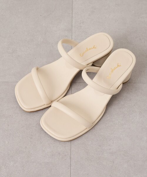 Omekashi(オメカシ)の「ダブルストラップサンダル(サンダル・レディース・オフホワイト/ブラック・SMALL/LARGE/MEDIUM)」の6枚目の写真