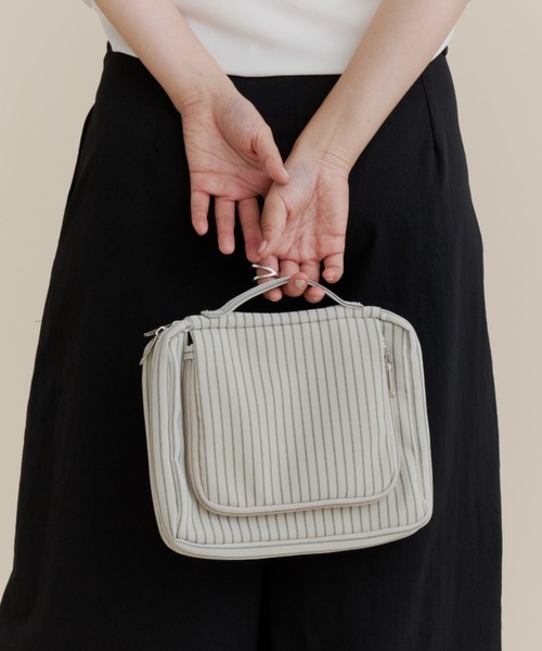 DFFUR.(ディフル)の「撥水ストライプトラベルポーチ【吊下げフック付/多ポケット/小物収納】(ハンドバッグ・レディース・ブラック/アイボリー・FREE)」の22枚目の写真