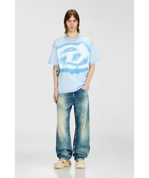 DIESEL(ディーゼル)の「メンズ Tシャツ T-BOXT-V11(Tシャツ/カットソー・メンズ・ライトインディゴブルー・SMALL/MEDIUM/X-SMALL/X-LARGE/XX-LARGE/XXX-LARGE/LARGE)」の2枚目の写真