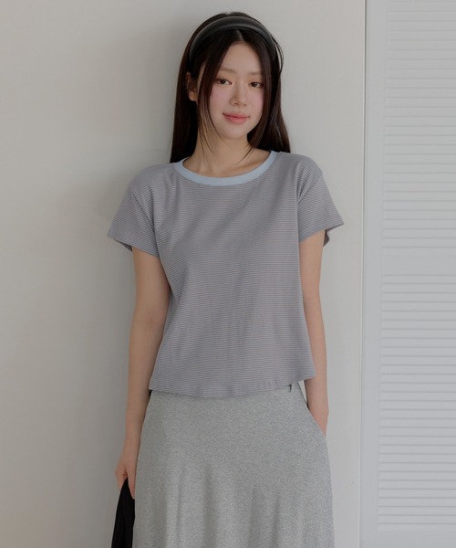 UNE MANSION(ユヌマンション)の「【UNE ORIGINAL】ベーシックバイカラーストライプリンガー半袖Tシャツ(Tシャツ/カットソー・レディース・グレー/スカイブルー/バーガンディー/クリーム・FREE)」の4枚目の写真